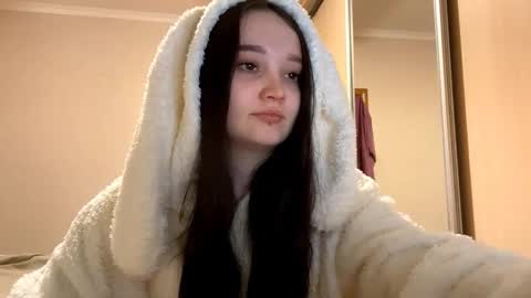 Yumi online show from February 21, 2:09 pm