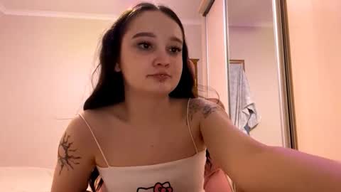 Yumi online show from February 19, 4:39 pm