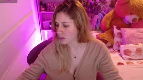   online show from April 9, 10:21 am