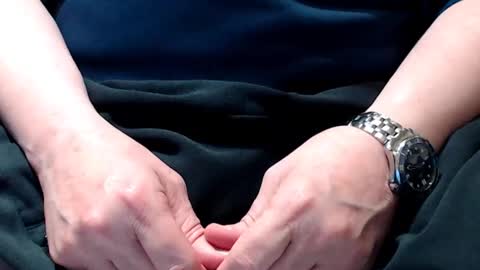 Snapshot of the1pocketrocket chatting on December 7, 9:17 pm the1pocketrocket online show from December 7, 9:17 pm