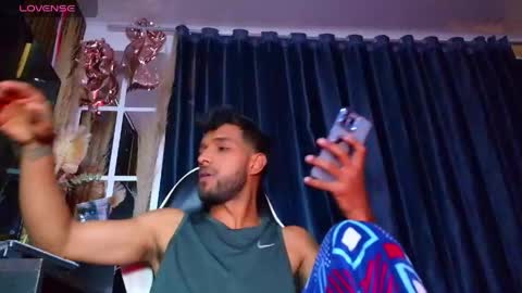 the dog lian online show from April 18, 7:58 pm