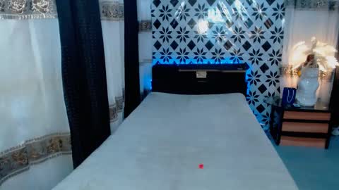 Snapshot of the_girl_nxt_door chatting on February 22, 5:34 am samm online show from February 22, 5:34 am