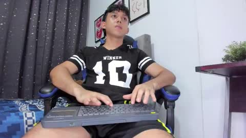 the_skinnyguys online show from October 27, 11:38 pm