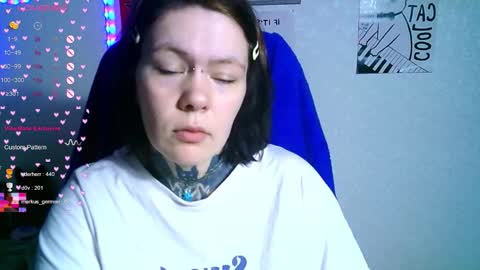 the_xmas_bby online show from November 6, 9:23 am