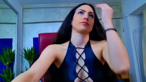 TheaGlow online show from April 2, 5:04 am