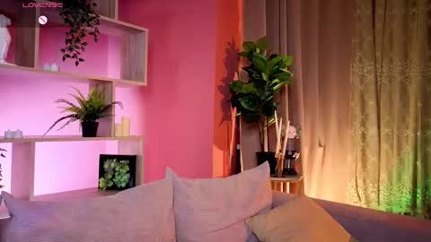 Lucy online show from November 10, 12:52 pm