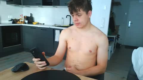 thecuteguy144949 online show from November 6, 8:28 am