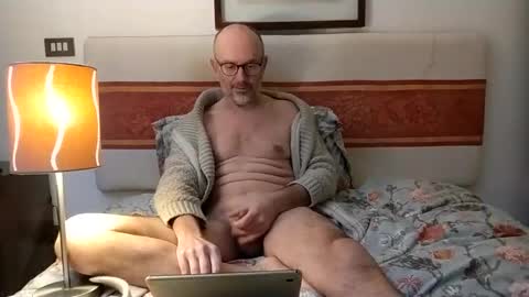 Snapshot of thedeardaddy chatting on February 19, 4:33 pm Venice man online show from February 19, 4:33 pm