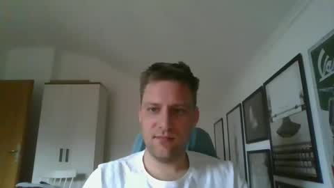 Snapshot of thedon2123 chatting on December 24, 12:33 pm thedon2123 online show from December 24, 12:33 pm