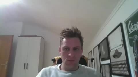 Snapshot of thedon2123 chatting on December 3, 7:50 pm thedon2123 online show from December 3, 7:50 pm