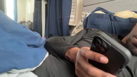 Snapshot of theeshooterr chatting on February 8, 1:44 pm theeshooterr online show from February 8, 1:44 pm