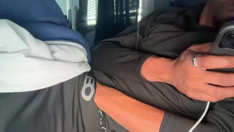 Snapshot of theeshooterr chatting on January 19, 3:10 pm theeshooterr online show from January 19, 3:10 pm