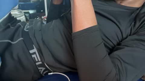 Snapshot of theeshooterr chatting on February 10, 9:04 pm theeshooterr online show from February 10, 9:04 pm