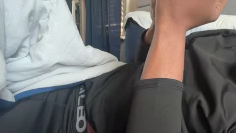 Snapshot of theeshooterr chatting on January 17, 4:04 pm theeshooterr online show from January 17, 4:04 pm