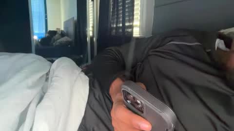 Snapshot of theeshooterr chatting on January 26, 4:09 pm theeshooterr online show from January 26, 4:09 pm