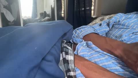 Snapshot of theeshooterr chatting on January 29, 6:39 pm theeshooterr online show from January 29, 6:39 pm