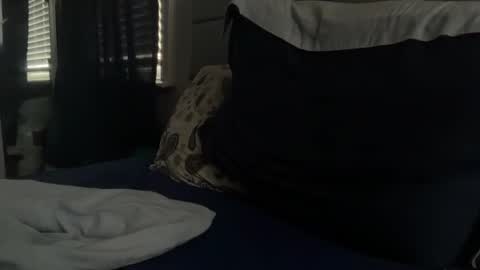 Snapshot of theeshooterr chatting on January 19, 6:21 pm theeshooterr online show from January 19, 6:21 pm