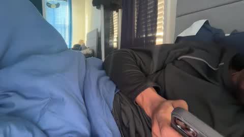 Snapshot of theeshooterr chatting on January 28, 2:53 pm theeshooterr online show from January 28, 2:53 pm