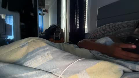 Snapshot of theeshooterr chatting on September 10, 1:12 pm theeshooterr online show from September 10, 1:12 pm