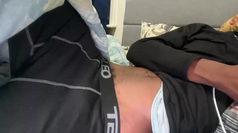 Snapshot of theeshooterr chatting on October 31, 10:43 pm theeshooterr online show from October 31, 10:43 pm