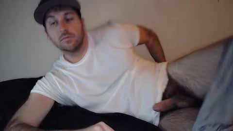 Theetwohander online show from March 15, 2:27 am