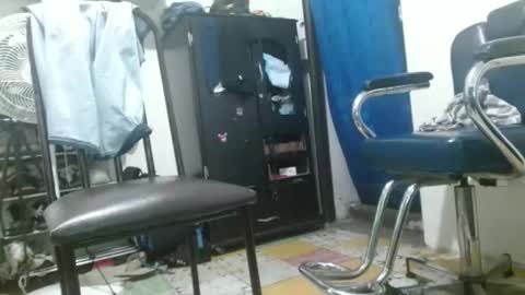 thehousedog online show from December 2, 2:54 am