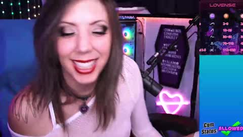 Snapshot of thekittengirlnix chatting on September 27, 2:42 am Nix online show from September 27, 2:42 am