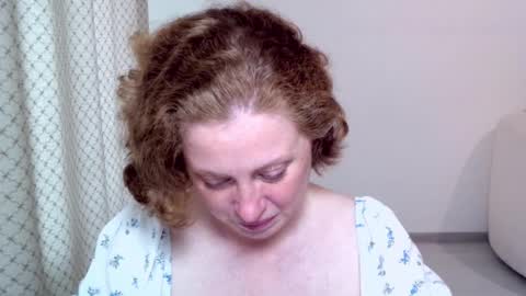 Ella online show from September 22, 7:45 am