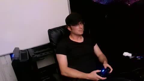 thelaststraightguy online show from November 16, 1:07 am