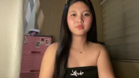 thelifeof_kiara online show from June 19, 1:06 pm