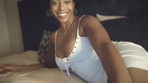 thelovelycandi online show from April 8, 4:04 am