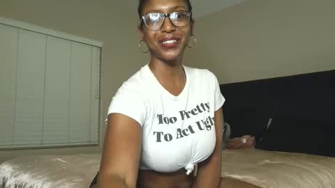 thelovelycandi online show from June 9, 4:23 am