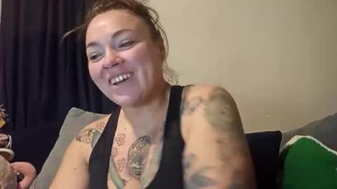 Stephanie Fuller online show from December 1, 9:40 am