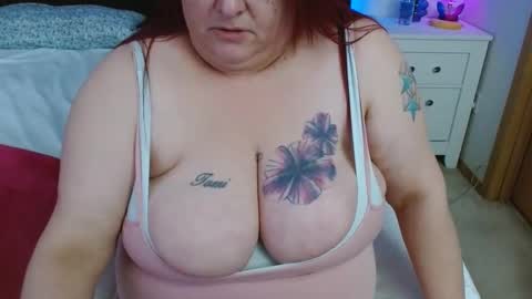 im on randomly so follow to know when im online online show from February 27, 4:32 pm