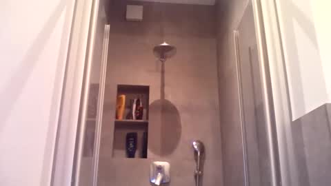 thenewdude1992 online show from January 5, 5:27 pm