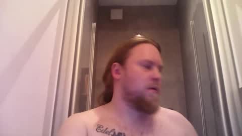 thenewdude1992 online show from April 7, 7:05 pm