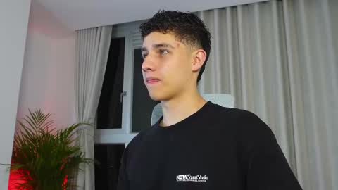  THEO- MATEO  online show from February 22, 11:35 pm