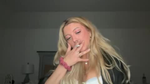 Ava online show from July 8, 11:02 am