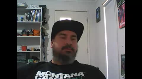 aussiebeard online show from April 20, 3:09 am