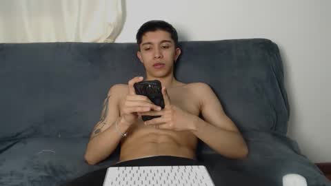 thesaint_xxx online show from November 14, 4:03 am