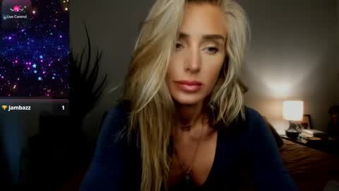 Selina Kyle online show from May 18, 4:35 pm