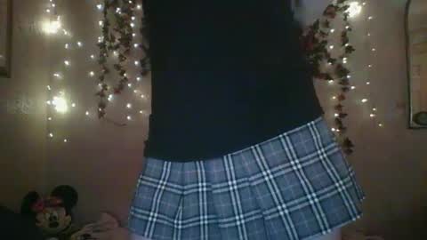 sillymillie0 online show from December 20, 3:36 am