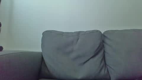 Scarf guy online show from April 27, 4:04 pm