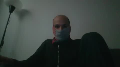 Scarf guy online show from January 29, 4:52 pm