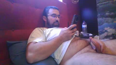 Snapshot of theviper1990 chatting on January 1, 3:02 am Carlos1990 online show from January 1, 3:02 am