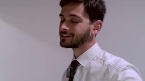 The Waiter online show from December 2, 7:01 pm