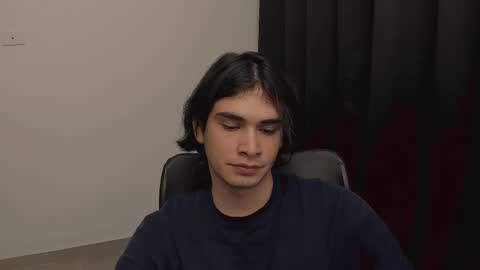 thiaan__ online show from February 18, 12:59 am