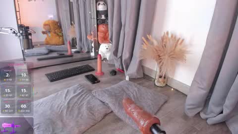 SanThiago online show from October 9, 9:31 pm