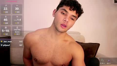 Just Thiago  online show from March 5, 3:40 am