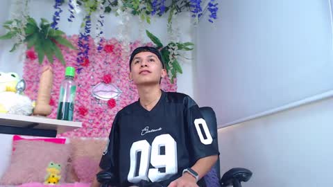 thiago rincon online show from April 2, 9:00 pm